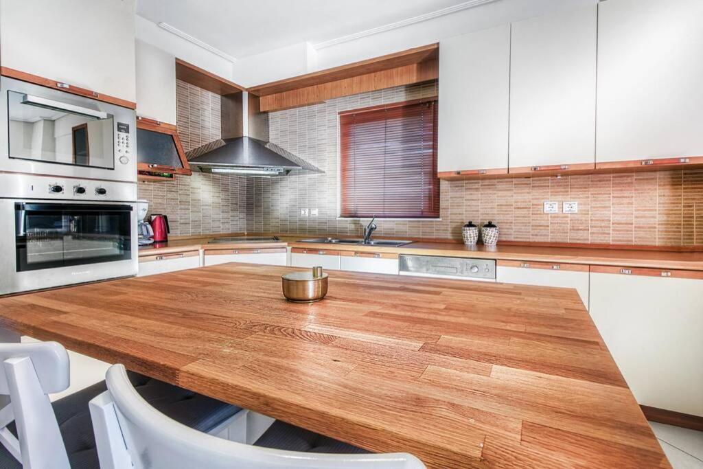Spacious Apartment In Glyfada Close To The Sea Athen Exterior foto