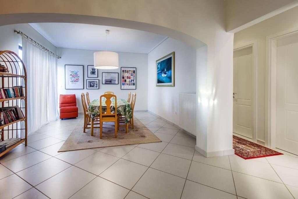 Spacious Apartment In Glyfada Close To The Sea Athen Exterior foto