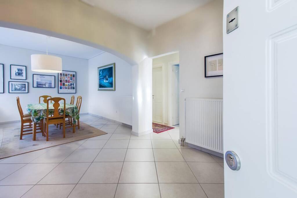 Spacious Apartment In Glyfada Close To The Sea Athen Exterior foto