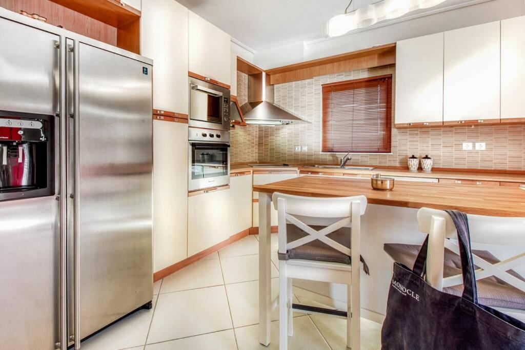 Spacious Apartment In Glyfada Close To The Sea Athen Exterior foto