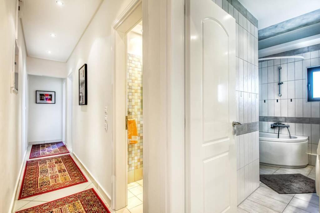 Spacious Apartment In Glyfada Close To The Sea Athen Exterior foto
